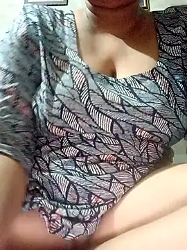 Snapshot of Hot_Babe33 chatting on February 19, 2025, 12:33 pm Hot Babe33 online show from February 19, 2025, 12:33 pm