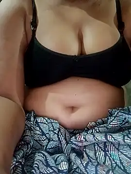 Snapshot of Hot_Babe33 chatting on February 27, 2025, 4:24 am Hot Babe33 online show from February 27, 2025, 4:24 am
