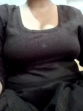Snapshot of Hot_Babe33 chatting on March 2, 2025, 9:10 am Hot Babe33 online show from March 2, 2025, 9:10 am