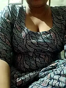 Snapshot of Hot_Babe33 chatting on February 4, 2025, 12:33 pm Hot Babe33 online show from February 4, 2025, 12:33 pm