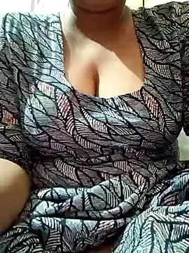 Snapshot of Hot_Babe33 chatting on January 27, 2025, 5:25 am Hot Babe33 online show from January 27, 2025, 5:25 am