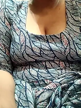 Snapshot of Hot_Babe33 chatting on March 6, 2025, 9:36 am Hot Babe33 online show from March 6, 2025, 9:36 am