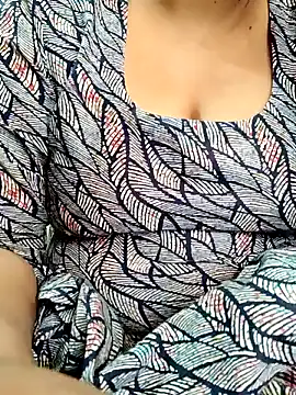 Snapshot of Hot_Babe33 chatting on January 30, 2025, 7:07 am Hot Babe33 online show from January 30, 2025, 7:07 am