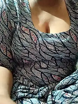 Snapshot of Hot_Babe33 chatting on January 22, 2025, 5:05 am Hot Babe33 online show from January 22, 2025, 5:05 am