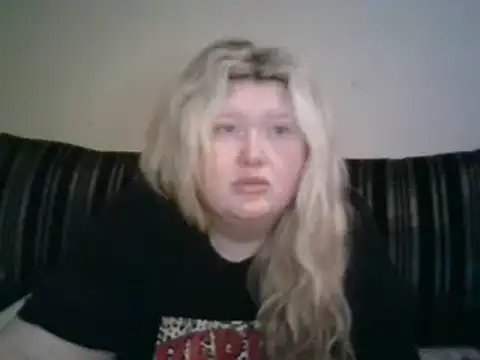 Snapshot of lilah-xo chatting on December 25, 2024, 7:02 pm lilah-xo online show from December 25, 2024, 7:02 pm