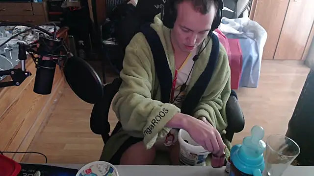 BabyDracoDarkfang online show from April 8, 2026, 10:28 am