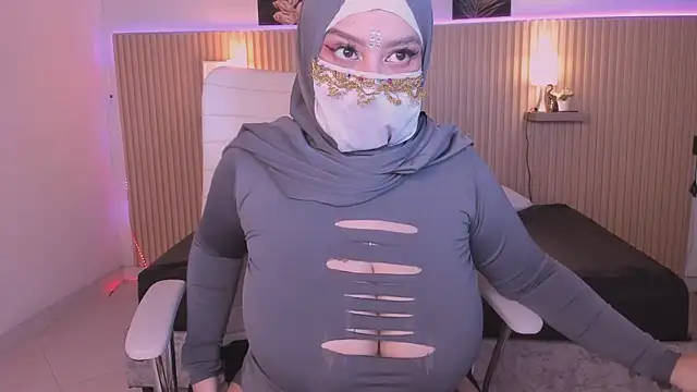 cloe sirena online show from April 15, 2026, 2:10 pm