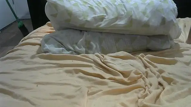 Snapshot of Bahitwife33 chatting on February 16, 2026, 1:37 am Bahitwife33 online show from February 16, 2026, 1:37 am