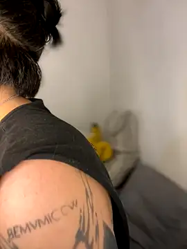 AnnikaMerliahh  online show from October 30, 2025, 3:38 am