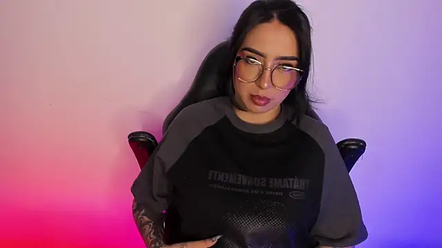 AnnikaMerliahh  online show from October 14, 2025, 4:13 am