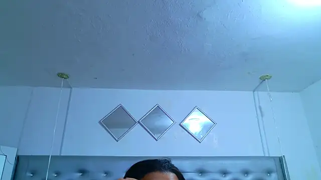 Snapshot of EileenBenzon chatting on April 28, 2026, 3:44 am EileenBenzon online show from April 28, 2026, 3:44 am