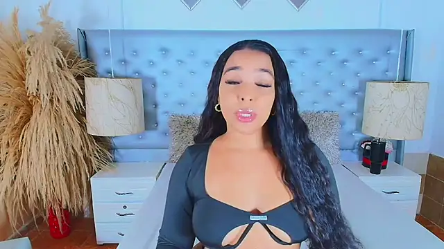 Snapshot of EileenBenzon chatting on September 9, 2025, 4:16 pm EileenBenzon online show from September 9, 2025, 4:16 pm