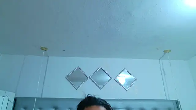 EileenBenzon online show from April 24, 2026, 3:14 pm