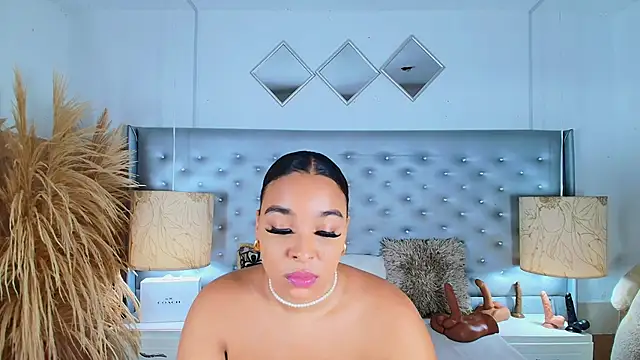 Snapshot of EileenBenzon chatting on March 15, 2025, 6:21 pm EileenBenzon online show from March 15, 2025, 6:21 pm