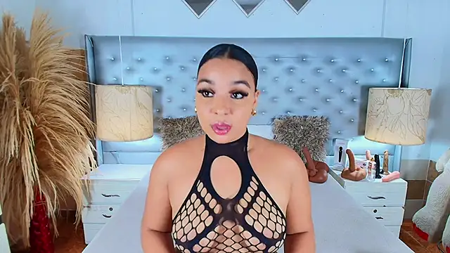 Snapshot of EileenBenzon chatting on March 6, 2025, 4:19 am EileenBenzon online show from March 6, 2025, 4:19 am