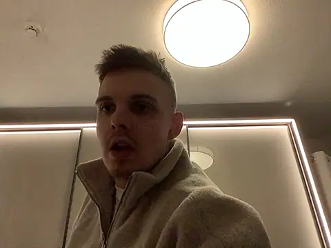 neilho1 online show from December 30, 2024, 9:29 pm