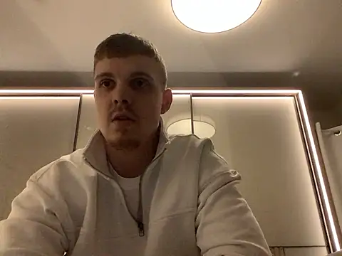 neilho1 online show from January 17, 2025, 6:44 pm