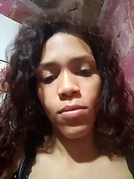 Snapshot of Cositarica_69 chatting on December 18, 2024, 9:25 am Cositarica 69 online show from December 18, 2024, 9:25 am