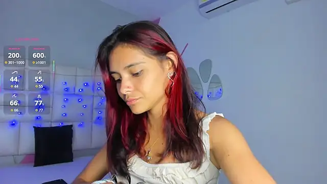 Snapshot of Salome_rouse1 chatting on September 10, 2025, 8:41 pm Salome rouse1 online show from September 10, 2025, 8:41 pm