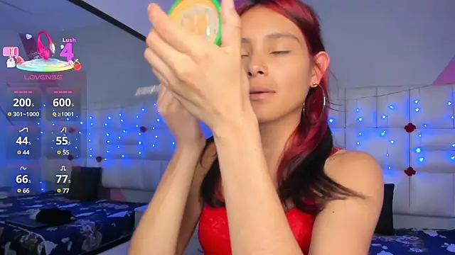 Snapshot of Salome_rouse1 chatting on March 12, 2025, 9:13 pm Salome rouse1 online show from March 12, 2025, 9:13 pm