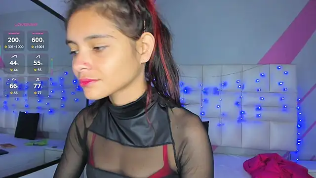 Snapshot of Salome_rouse1 chatting on October 4, 2025, 8:54 pm Salome rouse1 online show from October 4, 2025, 8:54 pm
