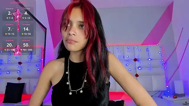 Snapshot of Salome_rouse1 chatting on February 8, 2025, 8:42 pm Salome rouse1 online show from February 8, 2025, 8:42 pm
