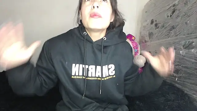 skinny sweet2411 online show from November 30, 2025, 2:34 am