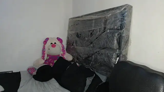 Snapshot of skinny_sweet2411 chatting on February 21, 2026, 7:38 pm skinny sweet2411 online show from February 21, 2026, 7:38 pm