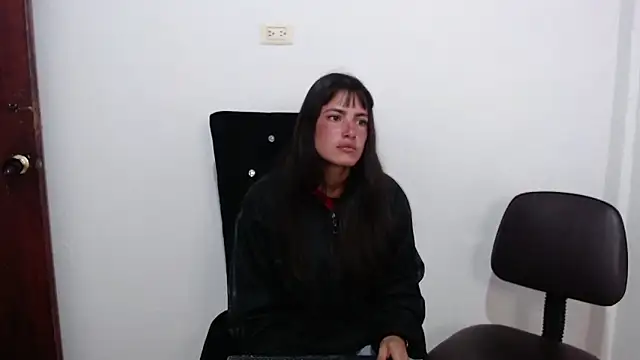 Snapshot of skinny_sweet2411 chatting on February 1, 2026, 12:09 am skinny sweet2411 online show from February 1, 2026, 12:09 am