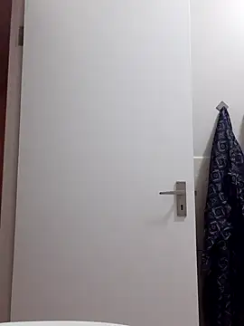 Snapshot of MIGHTY_MAGNUM chatting on January 6, 2025, 8:28 pm MIGHTY MAGNUM online show from January 6, 2025, 8:28 pm