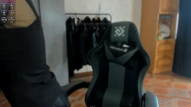 SweetyDeviliya online show from April 23, 2026, 11:38 am