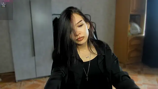 SweetyDeviliya online show from April 27, 2026, 6:44 am