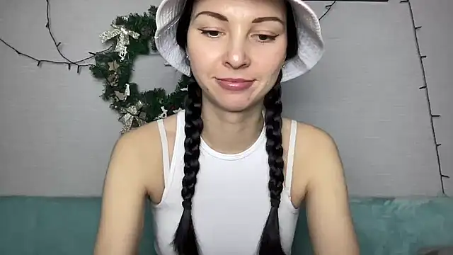 Snapshot of MonicaYour chatting on December 5, 2024, 8:49 pm MonicaYour online show from December 5, 2024, 8:49 pm