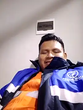 Snapshot of zeta29 chatting on November 19, 2025, 8:25 am zeta29 online show from November 19, 2025, 8:25 am