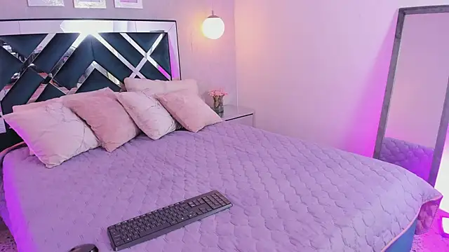 Snapshot of ibella7 chatting on January 17, 2026, 7:39 pm ibella7 online show from January 17, 2026, 7:39 pm