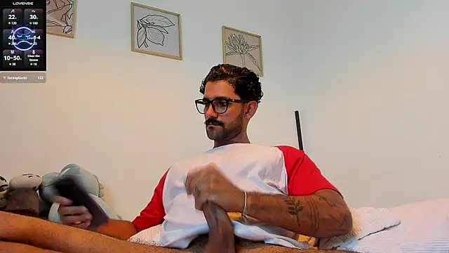 sexyasaf1018 online show from October 21, 2025, 4:39 pm