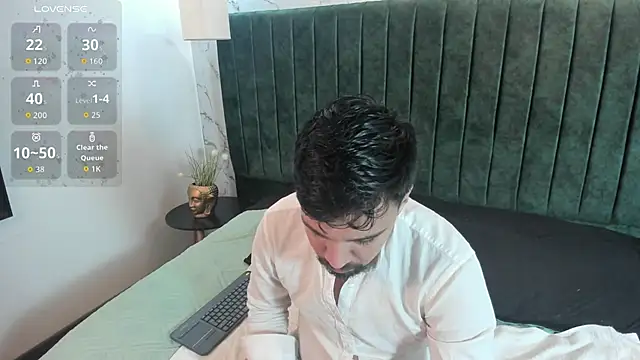 Snapshot of Edward_max chatting on March 8, 2026, 3:43 am Edward max online show from March 8, 2026, 3:43 am