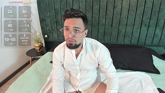 Snapshot of Edward_max chatting on March 27, 2026, 3:37 am Edward max online show from March 27, 2026, 3:37 am