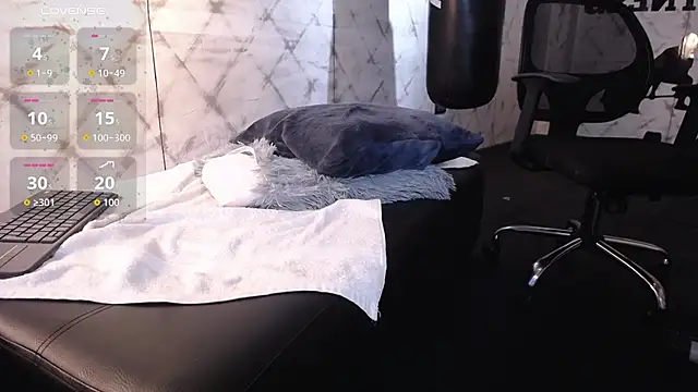 Snapshot of Edward_max chatting on March 2, 2026, 7:15 am Edward max online show from March 2, 2026, 7:15 am