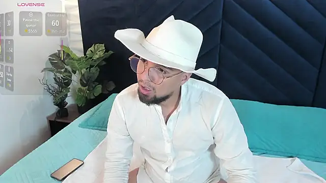 Snapshot of Edward_max chatting on March 20, 2026, 3:40 am Edward max online show from March 20, 2026, 3:40 am