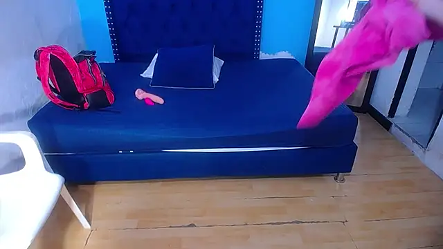 kinky redhead18 online show from November 4, 2025, 1:48 pm