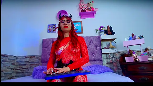 Snapshot of Melannytaylor chatting on October 29, 2025, 9:03 pm Melannytaylor online show from October 29, 2025, 9:03 pm