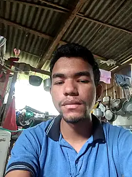 Snapshot of Reynold2608 chatting on December 14, 2025, 8:14 pm Reynold2608 online show from December 14, 2025, 8:14 pm