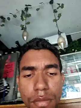 Reynold2608 online show from April 8, 2026, 10:00 pm