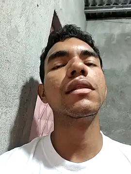 Reynold2608 online show from April 5, 2026, 3:02 am