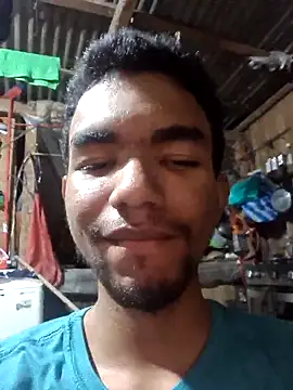 Snapshot of Reynold2608 chatting on December 17, 2025, 11:43 pm Reynold2608 online show from December 17, 2025, 11:43 pm