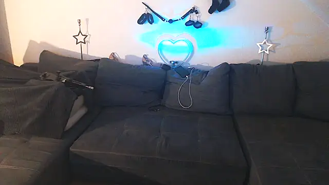 DevilsAngel13 online show from March 20, 2025, 9:35 pm