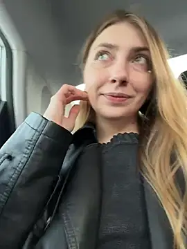 Snapshot of Sunny___Bunny chatting on February 12, 2026, 12:16 pm Sunny Bunny online show from February 12, 2026, 12:16 pm