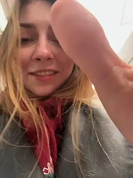 Snapshot of Sunny___Bunny chatting on February 4, 2026, 9:15 am Sunny Bunny online show from February 4, 2026, 9:15 am