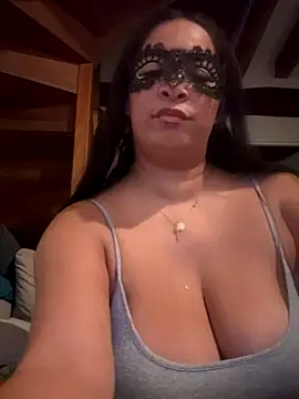 Snapshot of Candyss_233 chatting on October 12, 2025, 9:38 pm Candyss 233 online show from October 12, 2025, 9:38 pm